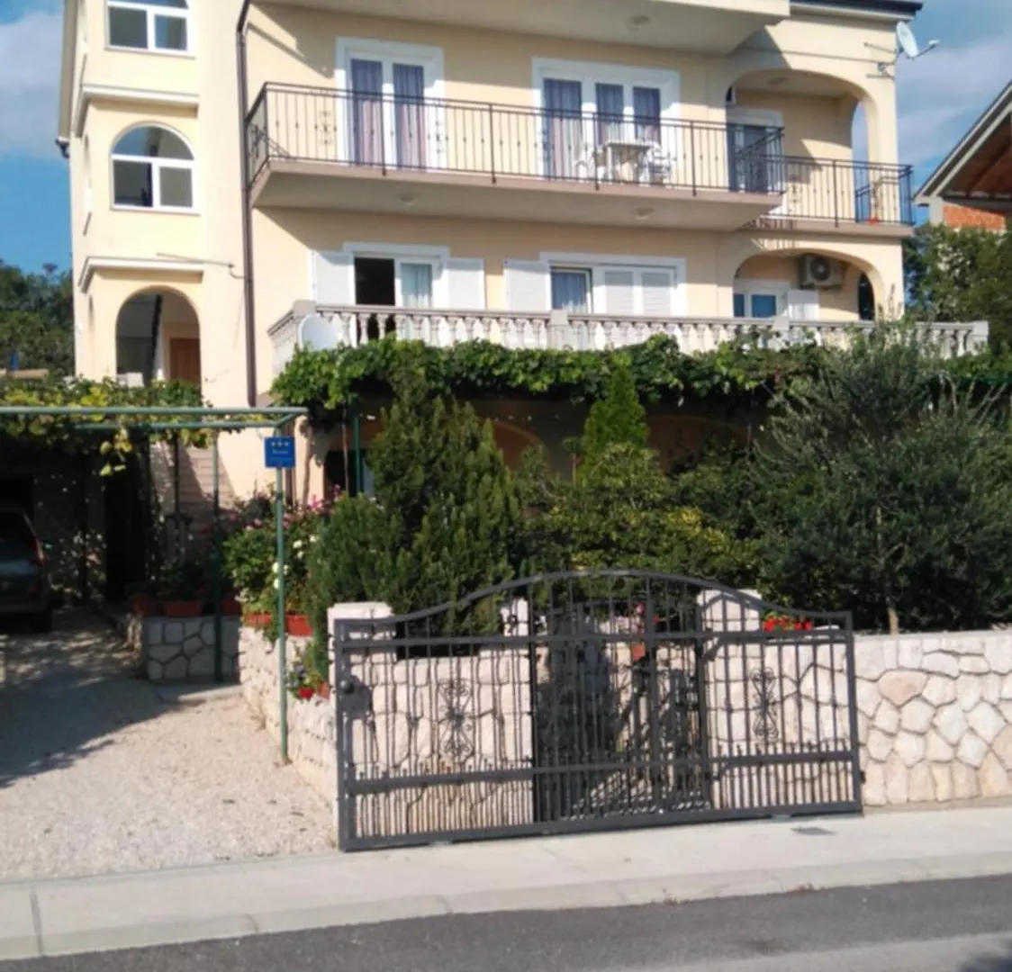 Apartments Tikvesa Novi Vinodolski